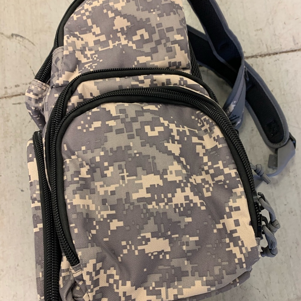 Backpack - Picture 6 of 6